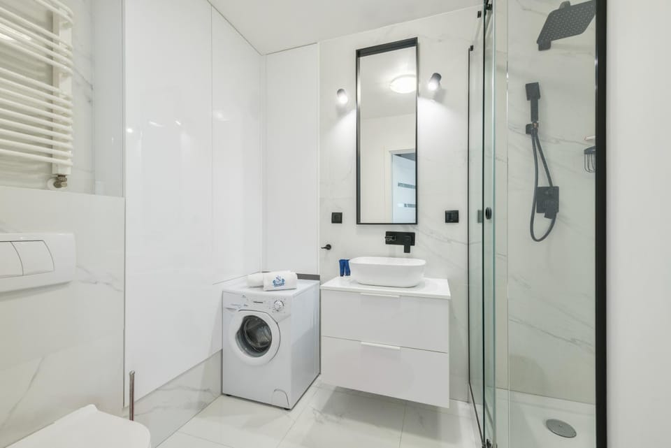 Shower, Bathroom, towels, washing machine