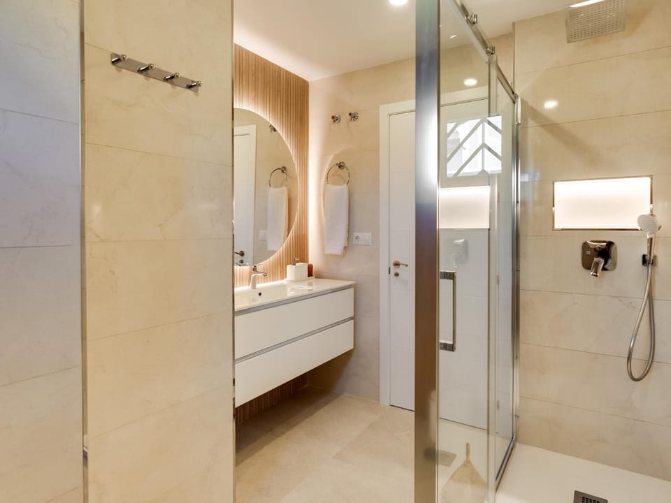 Shower, Bathroom