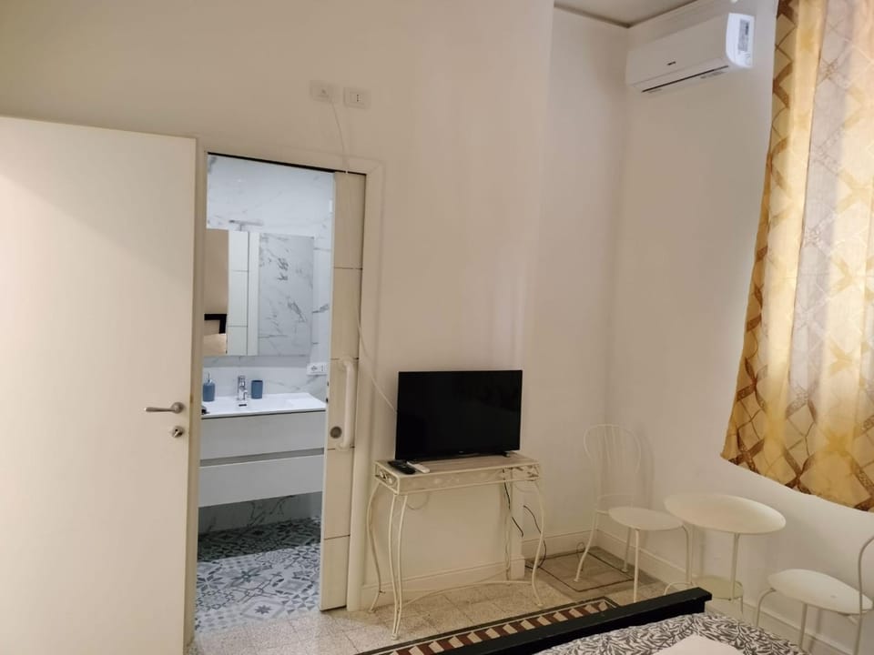 Vatican Room -all you need to sleep 2 Vacation rental in Rome