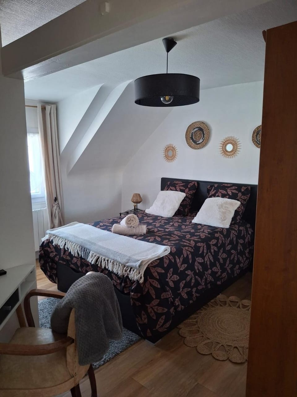 Photo of the whole room