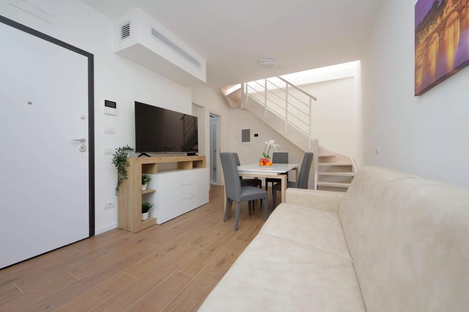 Communal lounge/ TV room, Seating area