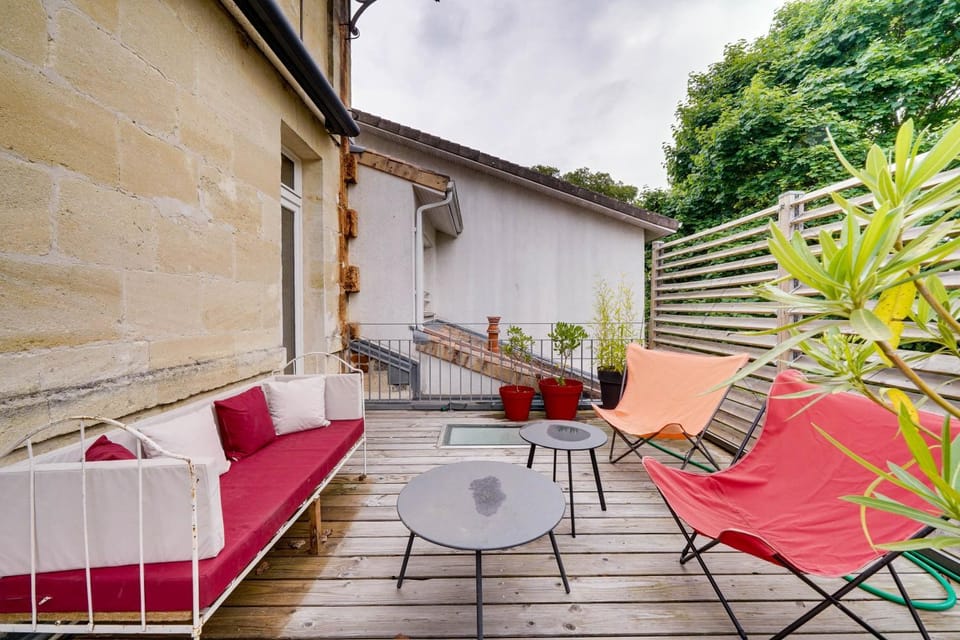Balcony/Terrace, sunbed