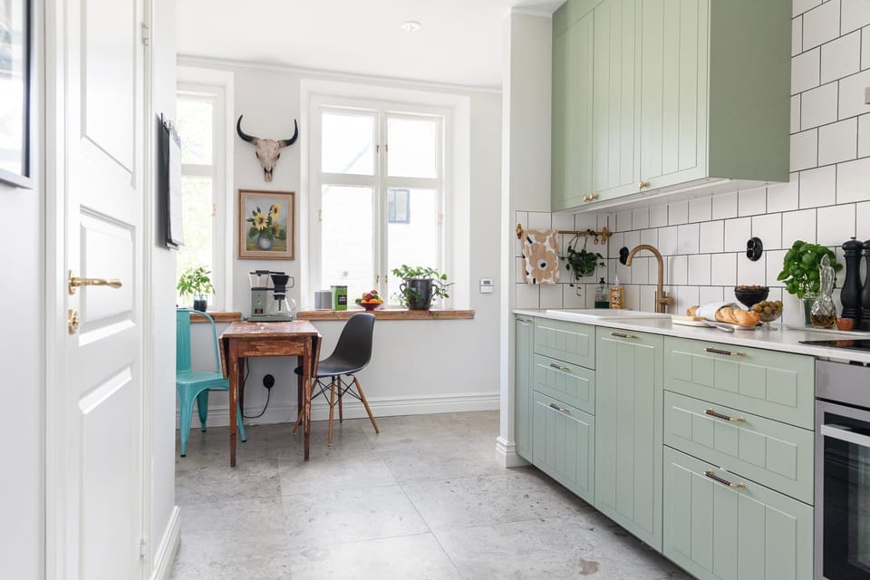 Dining area, kitchen