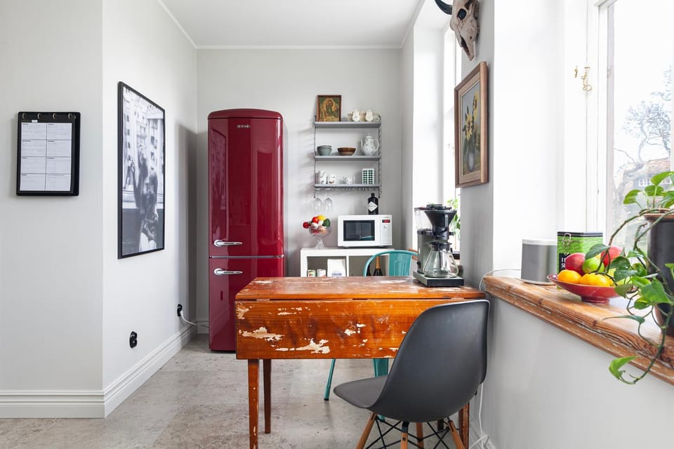 Dining area, kitchen