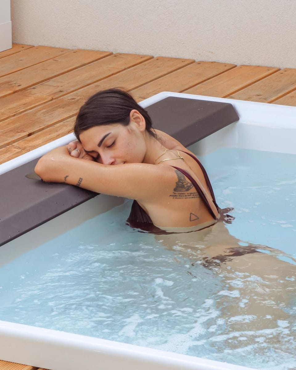 Hot Tub, Hot Tub