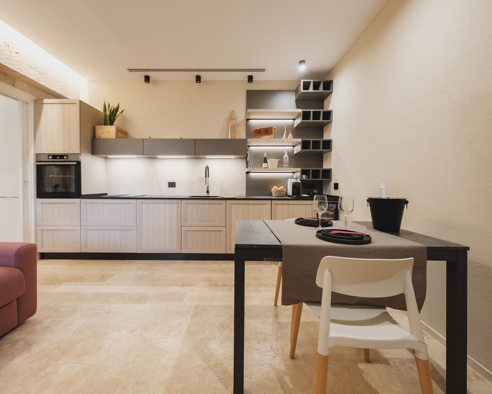 Day, Kitchen or kitchenette, Living room, Seating area, Seasons, Time of day, oven, kitchen