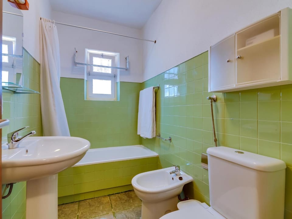 Toilet, Bathroom, Bath, bidet, towels