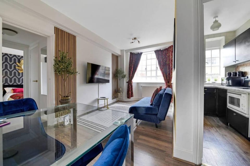 Bed, TV and multimedia, Kitchen or kitchenette, Living room, Dining area, Bedroom
