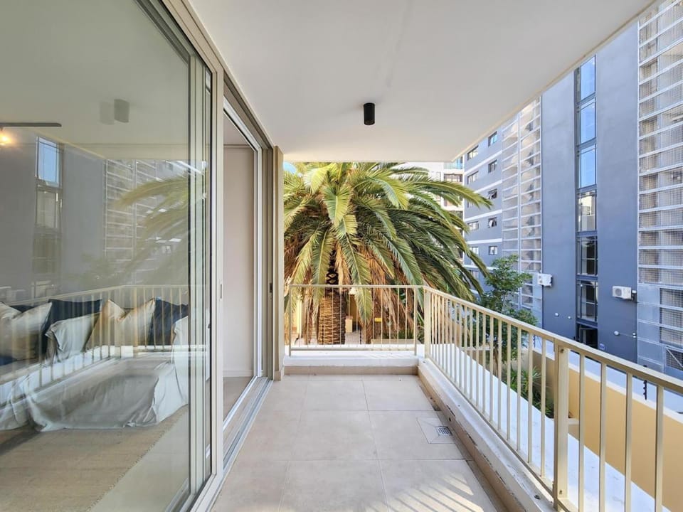The Braemar Green Point two bed, two bath, parking Apartment in Cape Town