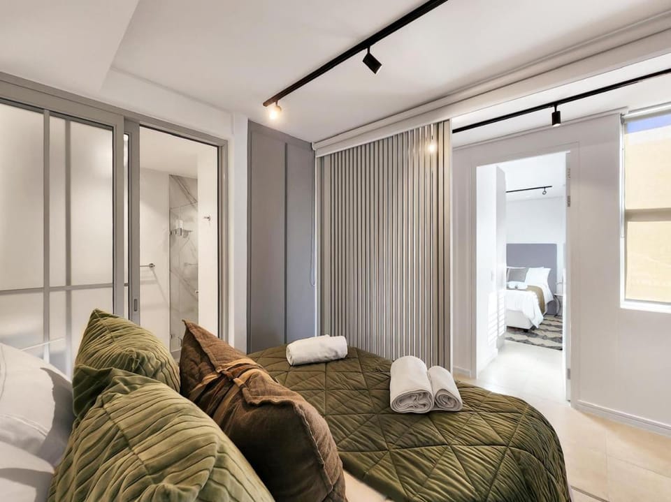 The Braemar Green Point two bed, two bath, parking Apartment in Cape Town