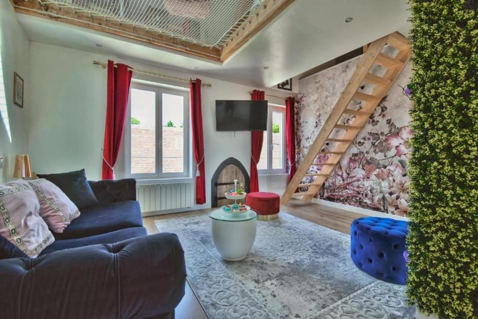 Alice aux pays des merveilles Apartment in Centre-Val de Loire