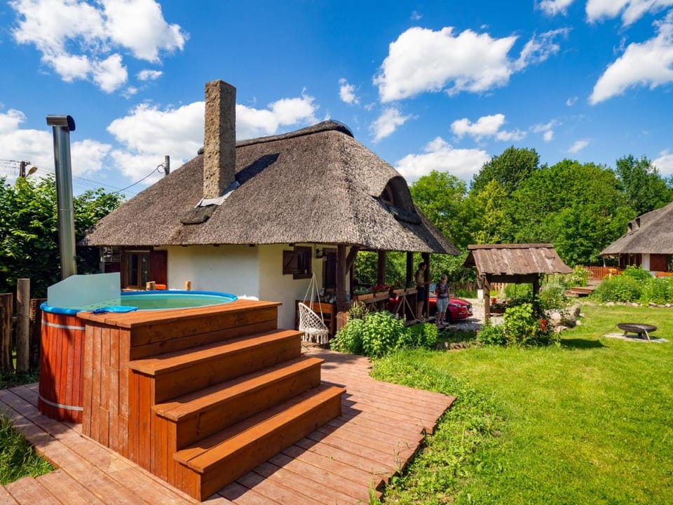 Property building, Spring, Day, Natural landscape, Garden, Swimming pool