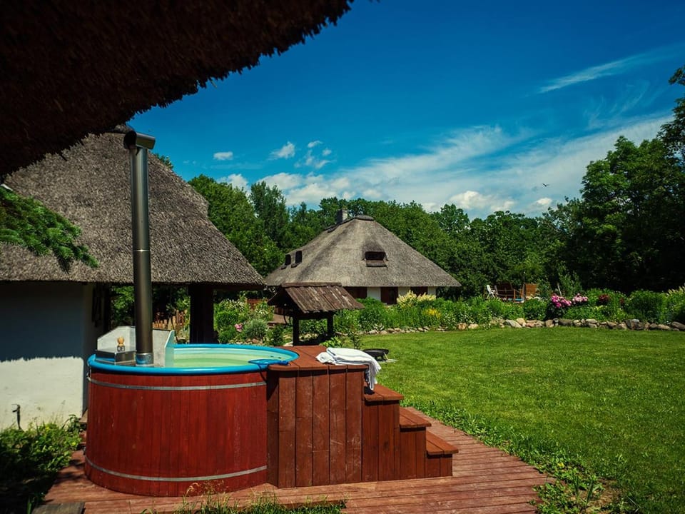 Spring, Day, Natural landscape, Garden, Spa and wellness centre/facilities, Garden view, Swimming pool