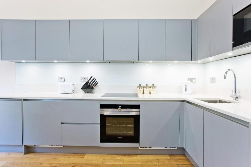 Kitchen or kitchenette, oven, stove