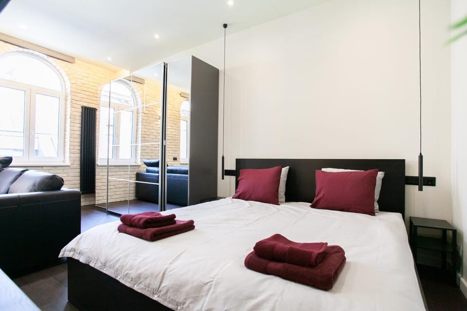 Living room, Photo of the whole room, Bedroom