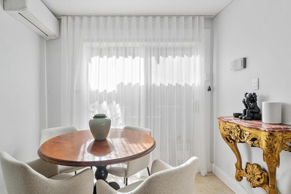 Gallery on Kent - Prime Location House in Sydney