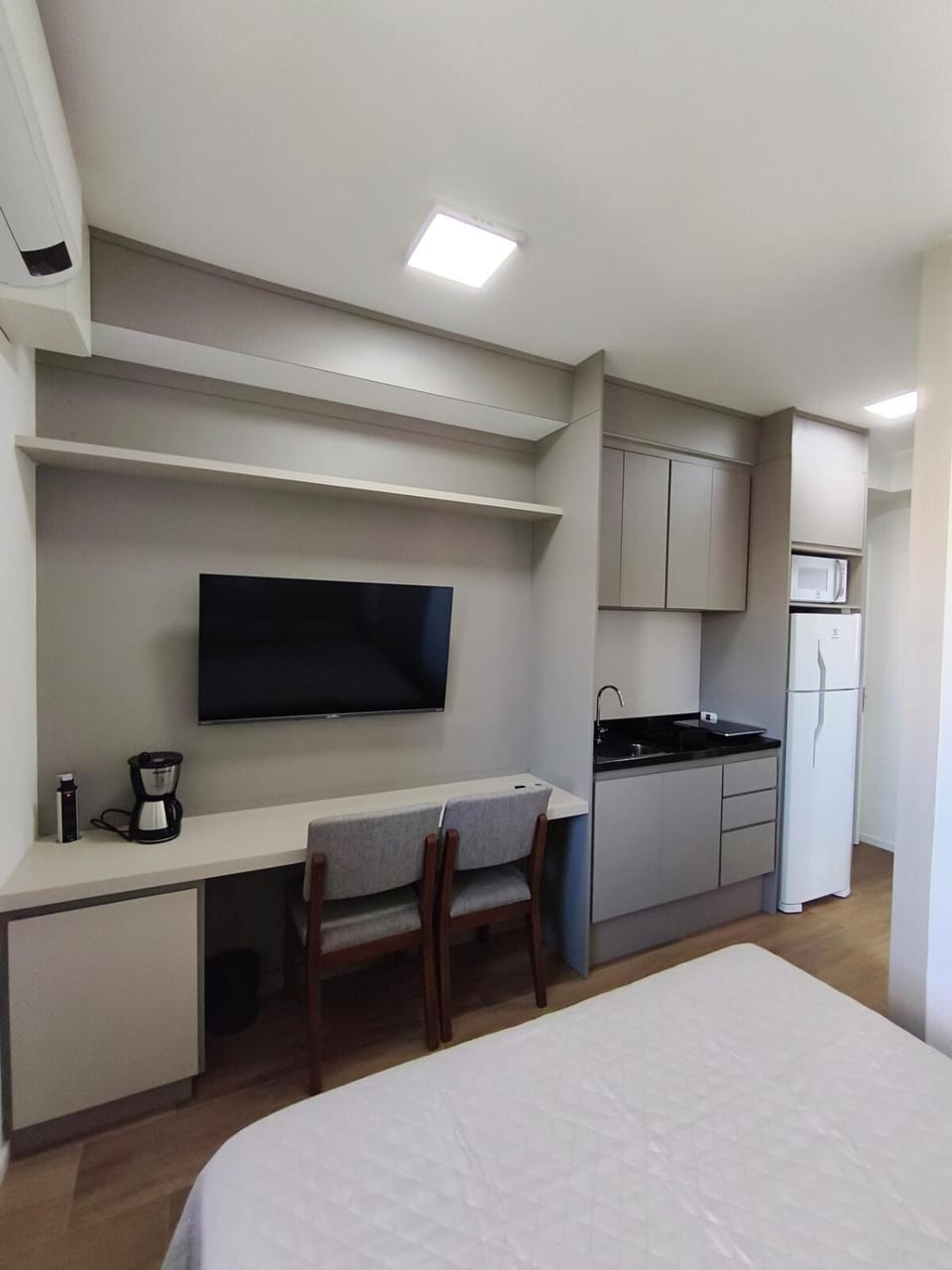 TV and multimedia, Kitchen or kitchenette, Dining area, Bedroom