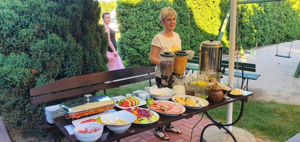 Food and drinks, Food, Garden view, Drinks