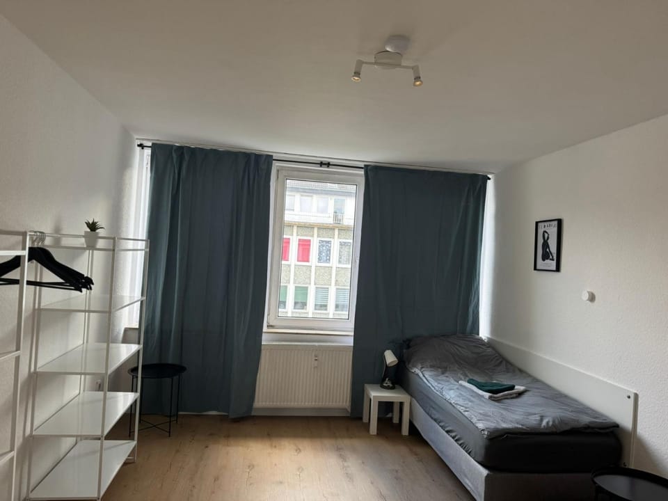 Zentrale Monteurwohnung Hindenburgstraße MG direkt an der Einkaufsgalerie Apartment in Mönchengladbach