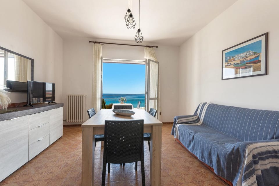 TV and multimedia, Living room, Dining area, Sea view