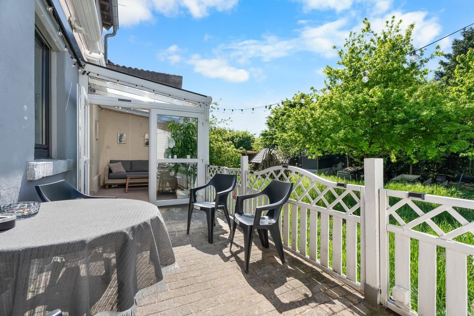Modern House "Brick Lane" with Terrace and Wintergarden - LOFTIGO Apartment in Limburg (province)