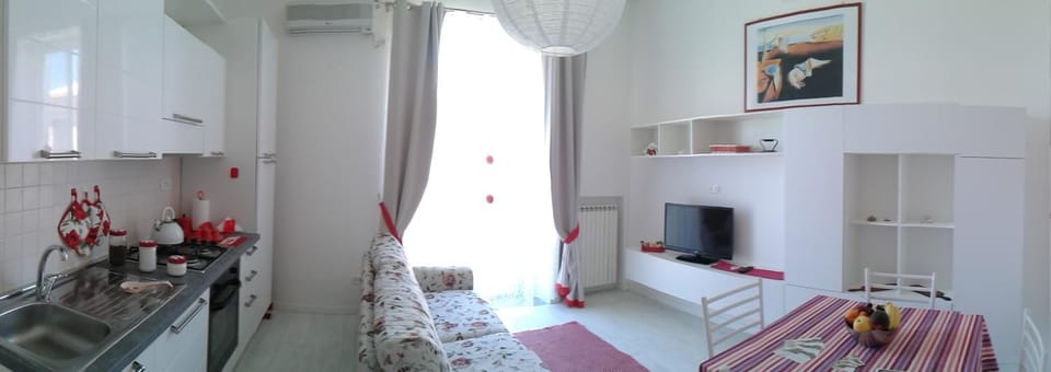 Kitchen or kitchenette, Living room, Dining area