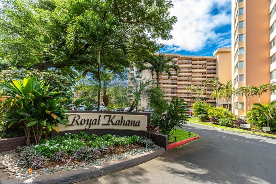 Royal Kahana 1211 by Coldwell Banker Island Vacations Apartment in Napili-Honokowai