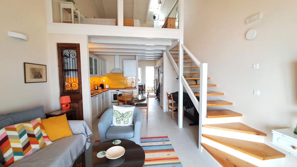 Living room, Photo of the whole room
