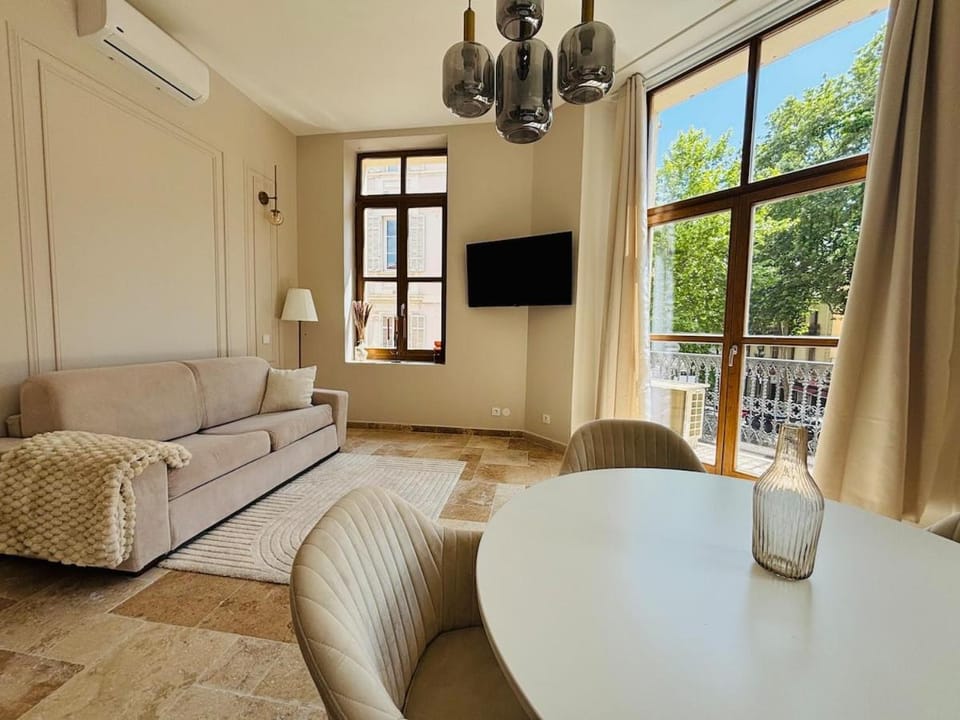 Le Sainte Rose Standing, Cannes center on foot Apartment in Cannes