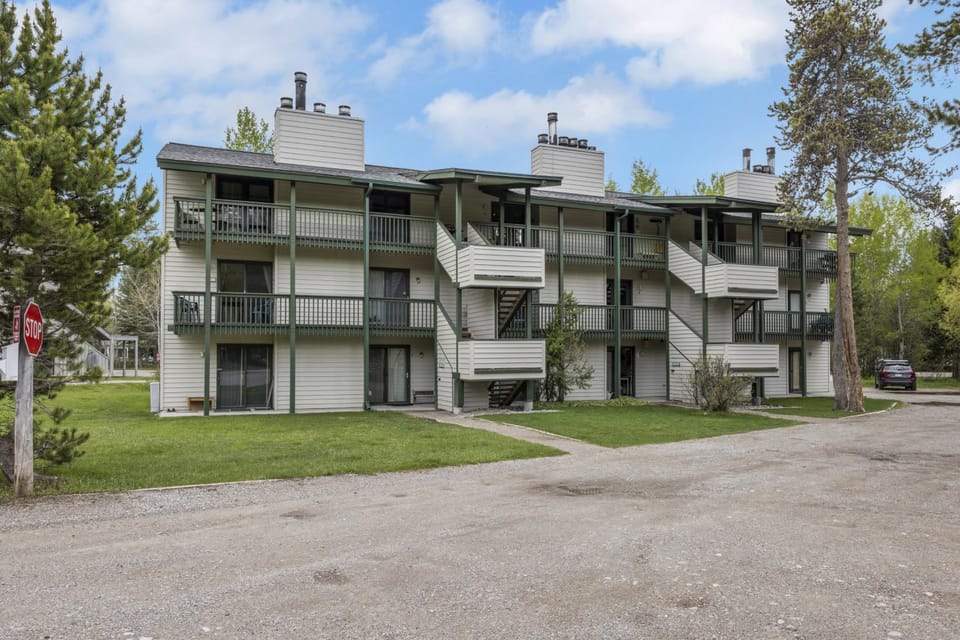 Spruces 11 Apartment in Wilson