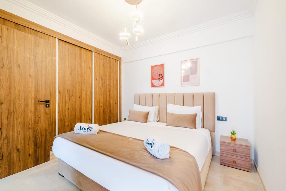 Bed, Photo of the whole room, Bedroom, towels, wardrobe