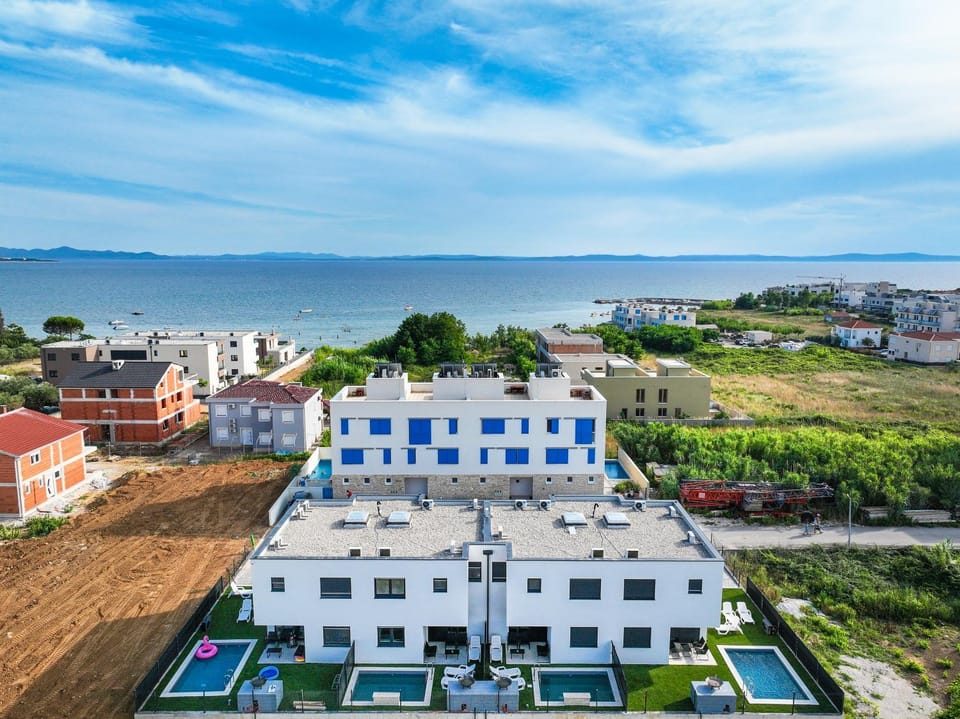 Property building, Bird's eye view