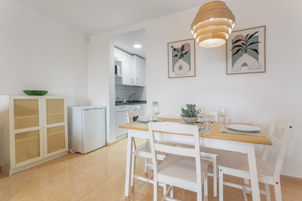 Property building, Kitchen or kitchenette, Living room