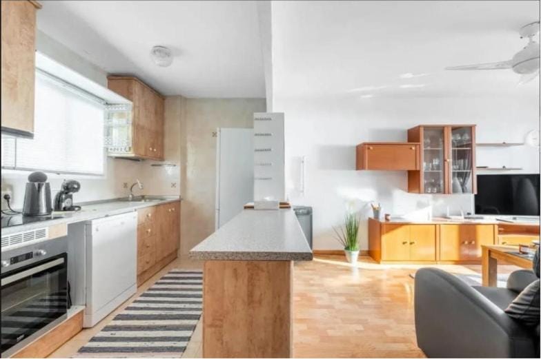Kitchen or kitchenette, Living room