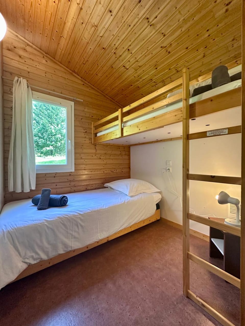 Chalet de 4 pers - Lac de Miel à 500m - Beynat - Parking Piscine Chalet in Nouvelle-Aquitaine