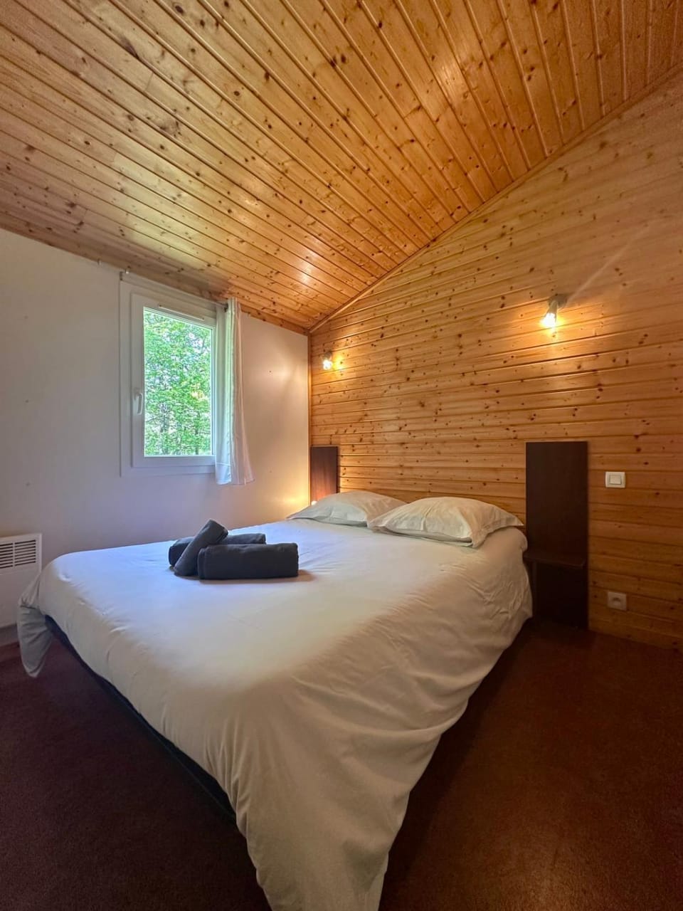 Chalet de 4 pers - Lac de Miel à 500m - Beynat - Parking Piscine Chalet in Nouvelle-Aquitaine