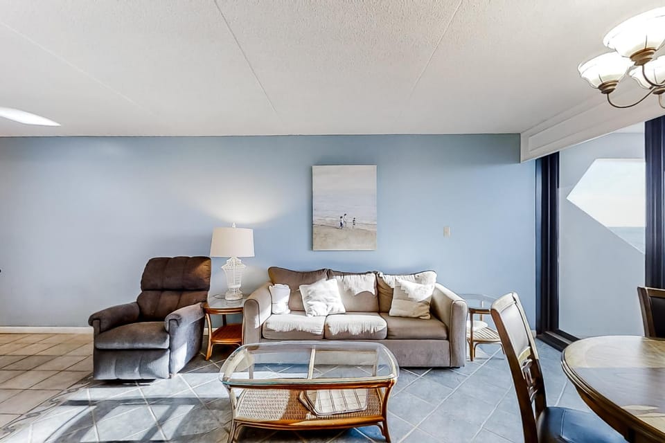 Island Winds East 510 Apartment in West Beach