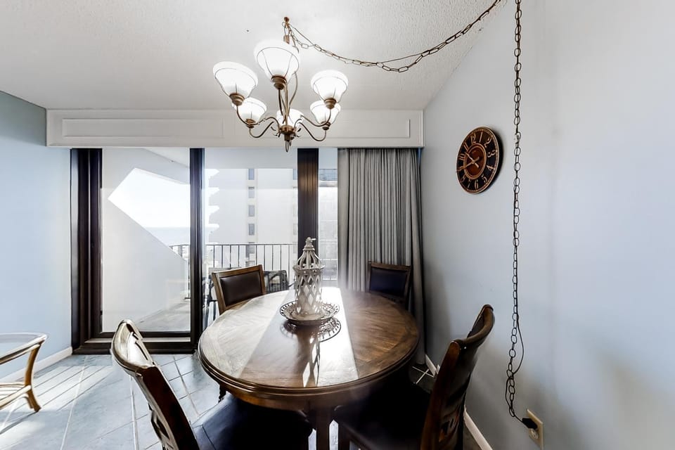 Island Winds East 510 Apartment in West Beach