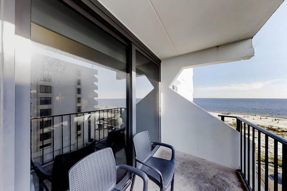 Island Winds East 510 Apartment in West Beach