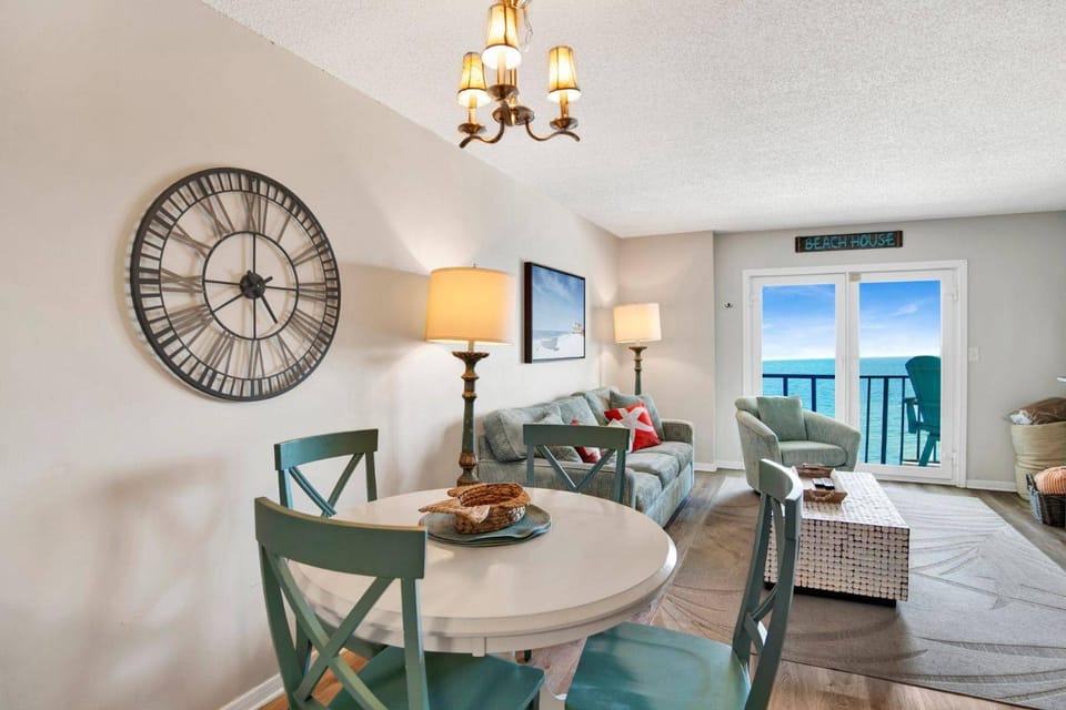 Surfside Shores 2902 House in West Beach