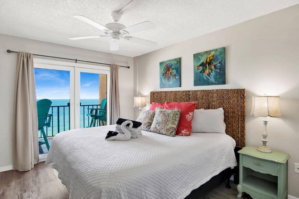 Surfside Shores 2902 House in West Beach
