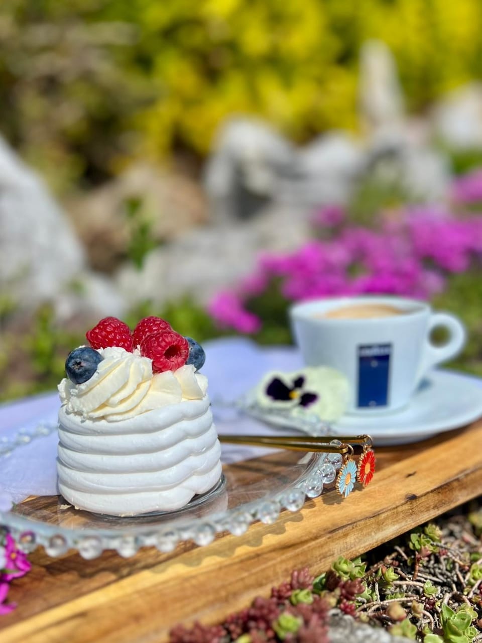 Day, Coffee/tea facilities, Food and drinks, Food