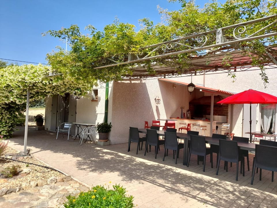 Patio, Dining area