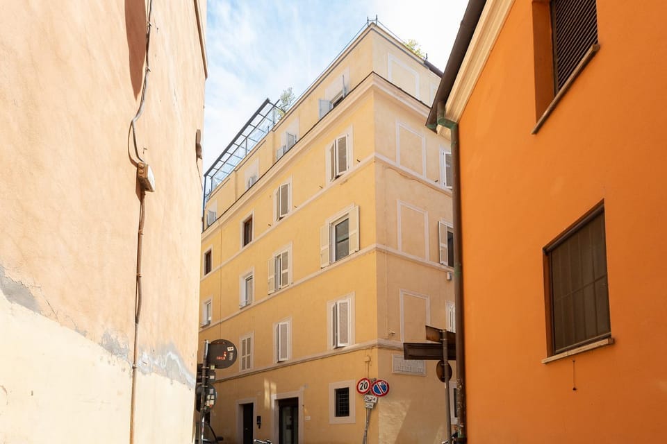 Property building, Neighbourhood