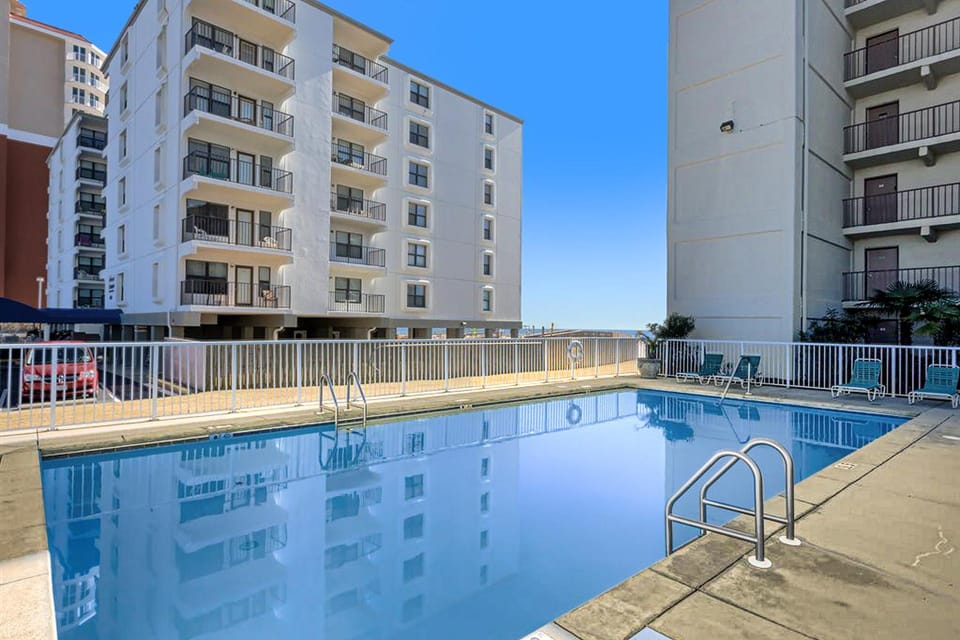 Island Shores 252 Apartment in Gulf Shores