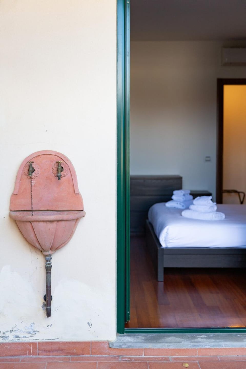 Tranquil & Modern Apartment outside ZTL Apartment in Florence