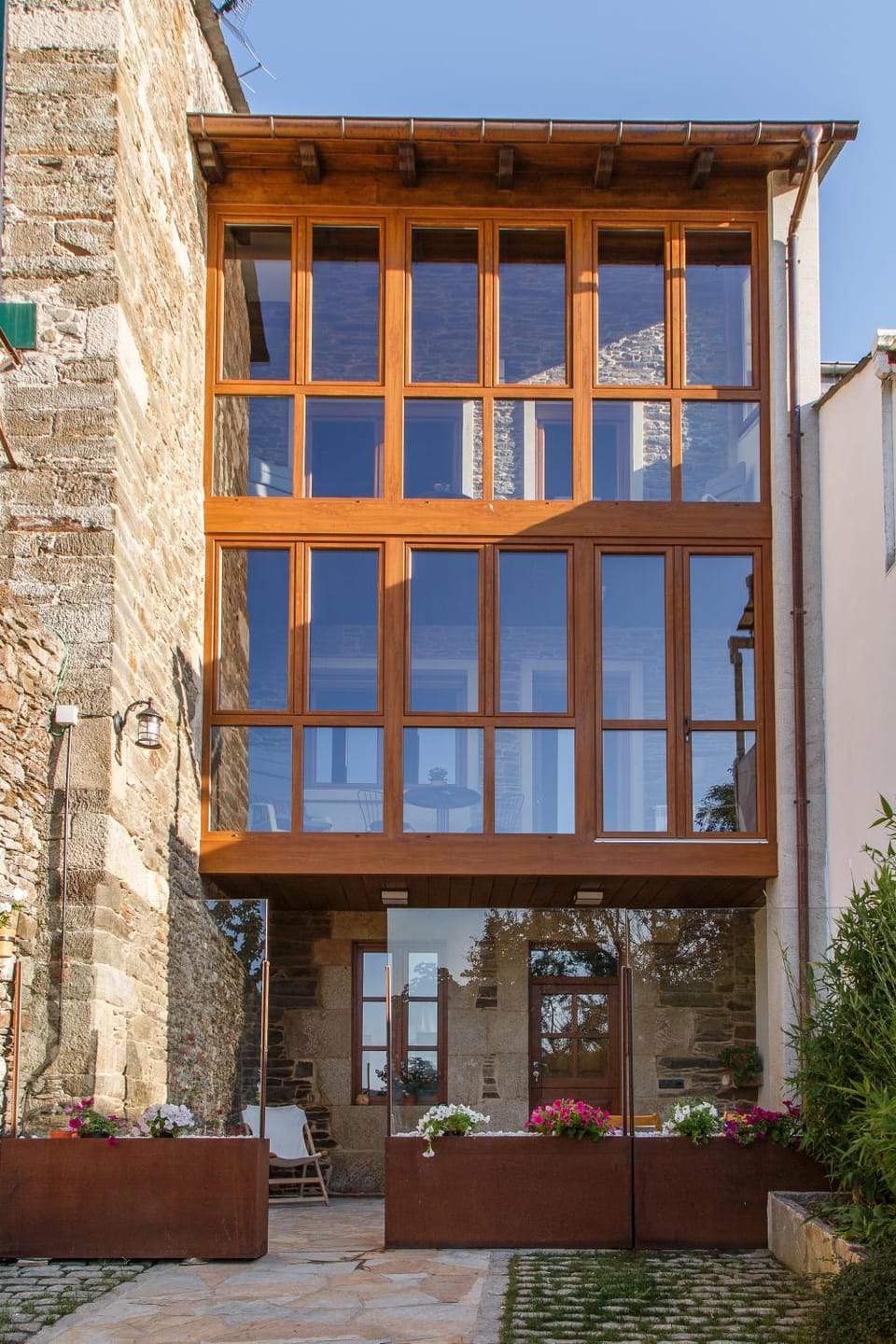 Facade/entrance