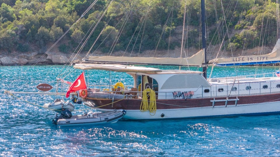 Lıfe ıs lıfe Docked boat in Bodrum