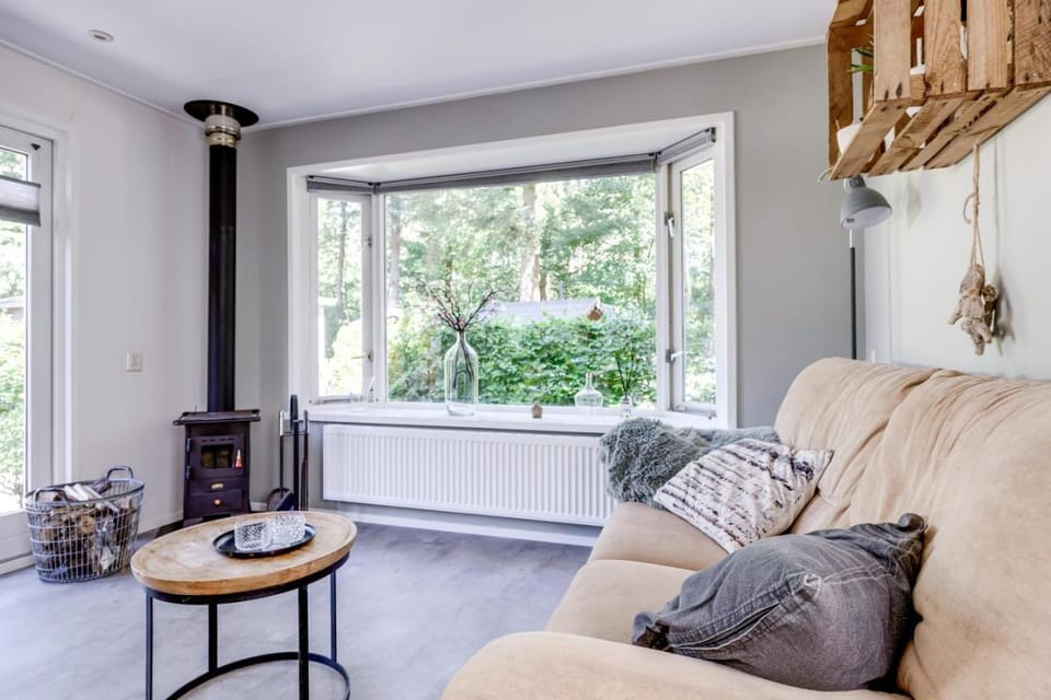Bosduif - Knus chalet met houtkachel & grote tuin - Putten, Veluwe House in Putten