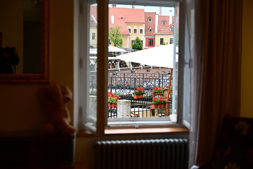 View (from property/room), City view